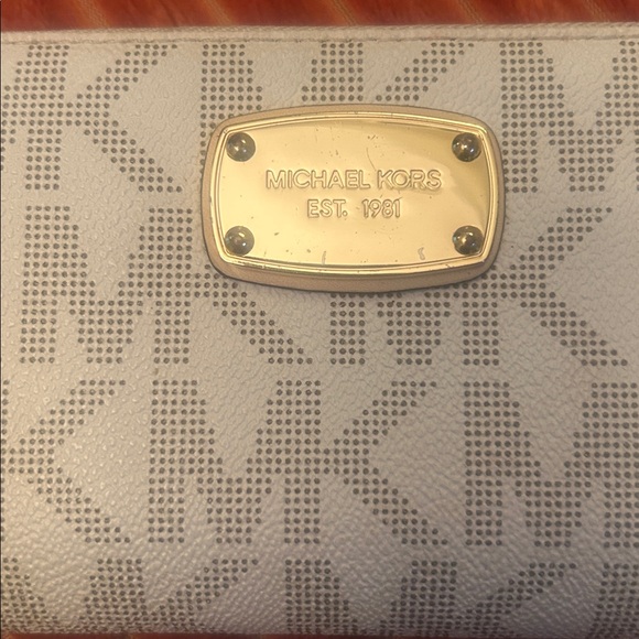 Michael Michael Kors Jet Set Continental Full Zip Monogram Wallet in Vanilla - Picture 2 of 12